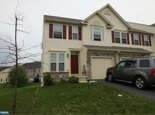 112 N Savanna Dr, Pottstown, PA 19465