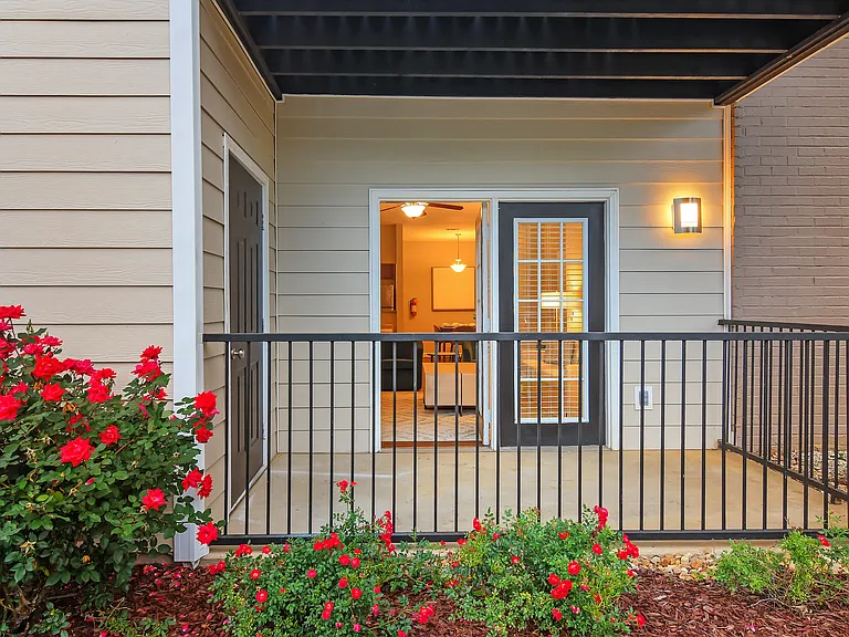 Highpointe Apartment Homes — Photo 12