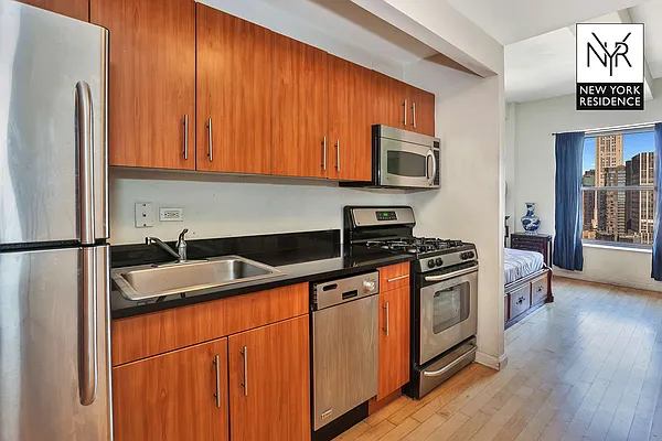 Rented by New York Residence | media 18