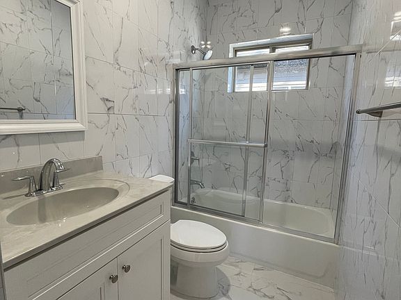 5th image of 109 Sylvia St #2