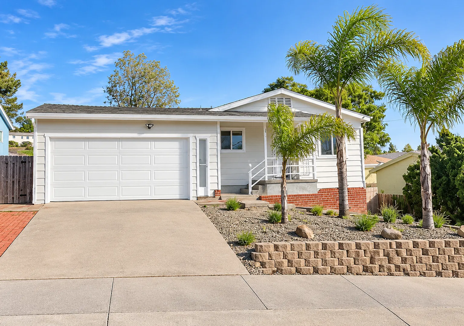 5 Bed 3 Bath Home Close to Campus!! Massive Back Yard! — Photo 3