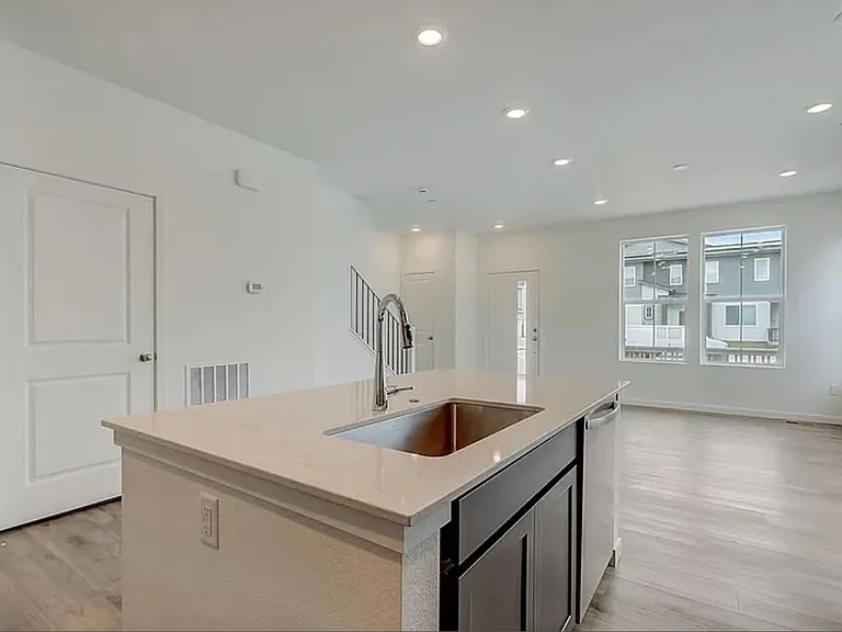 5483 Euclid Ct — Photo 12