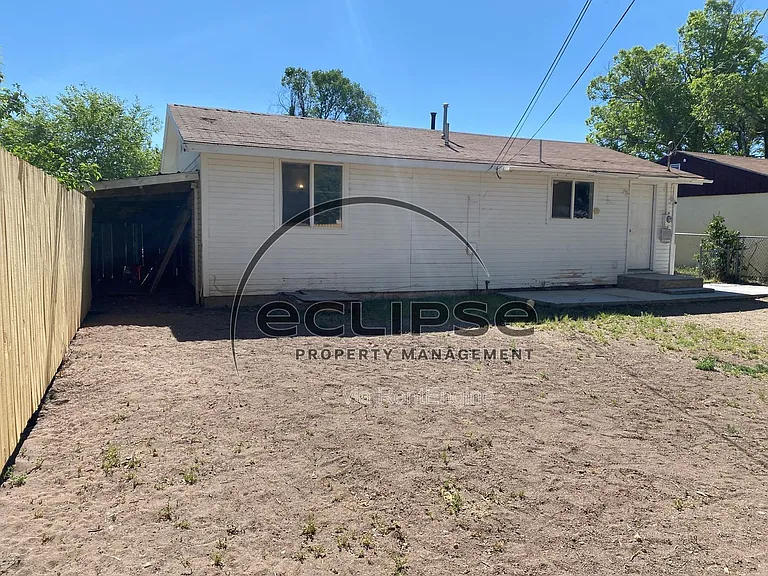 1005 Denver Ave — Photo 28
