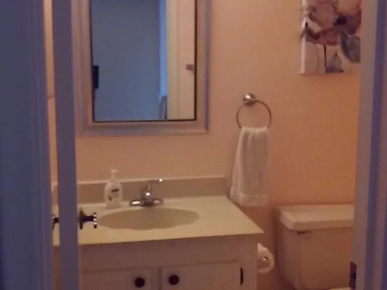 1/2 Bathroom