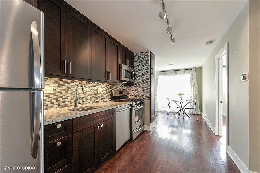 1 bed, 800 sqft, $1,800 — Photo 2