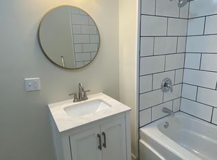 871 Crosby St NW, Grand Rapids, MI
