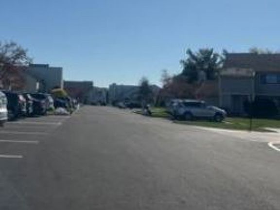 Exterior Neighborhood (street photo)
