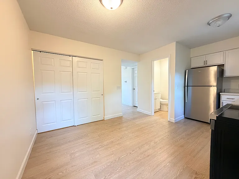 821 W Wood St #B — Photo 5
