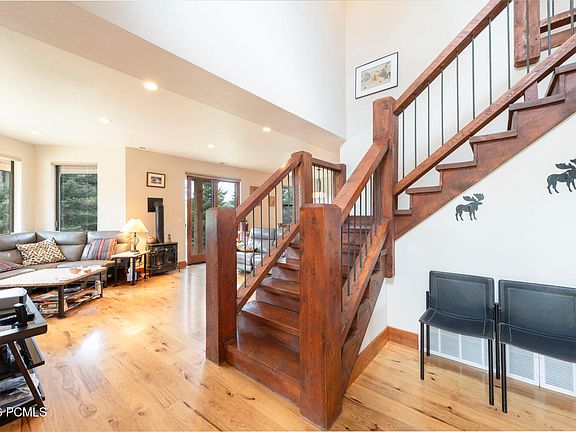 4th image of 255 Starview Dr