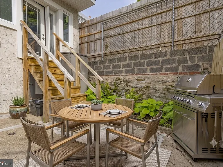 3824 Sharp St — Photo 15