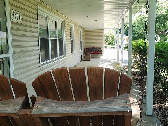 4th image of 1720 Hillcrest Ave