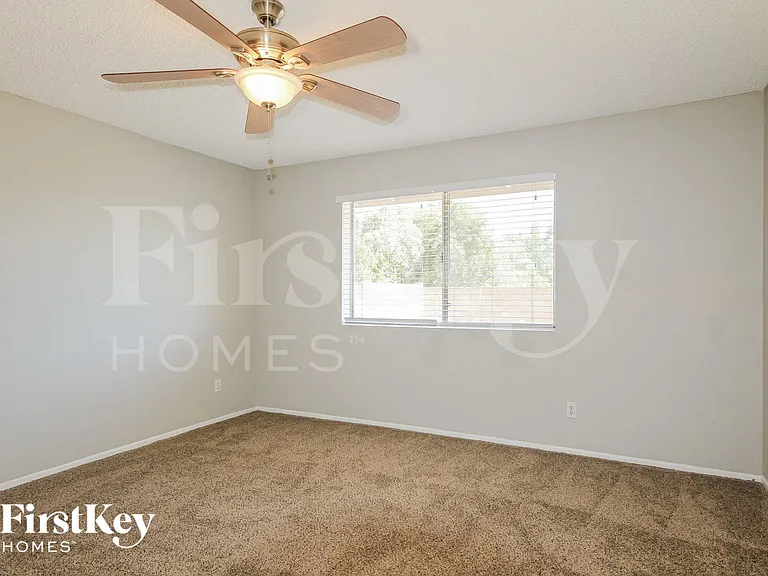 4643 W Mountain View Rd — Photo 8