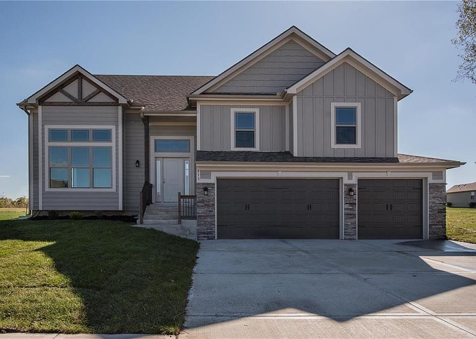 Natalie Ann floor plan example of a finished home in same subdivision.