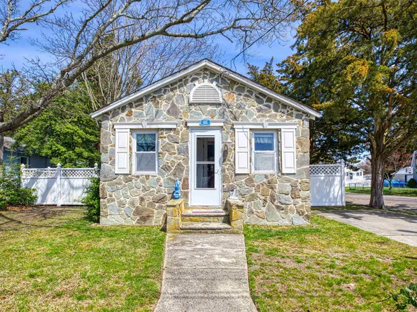 203 W Greenwood Ave, Villas, NJ 08251