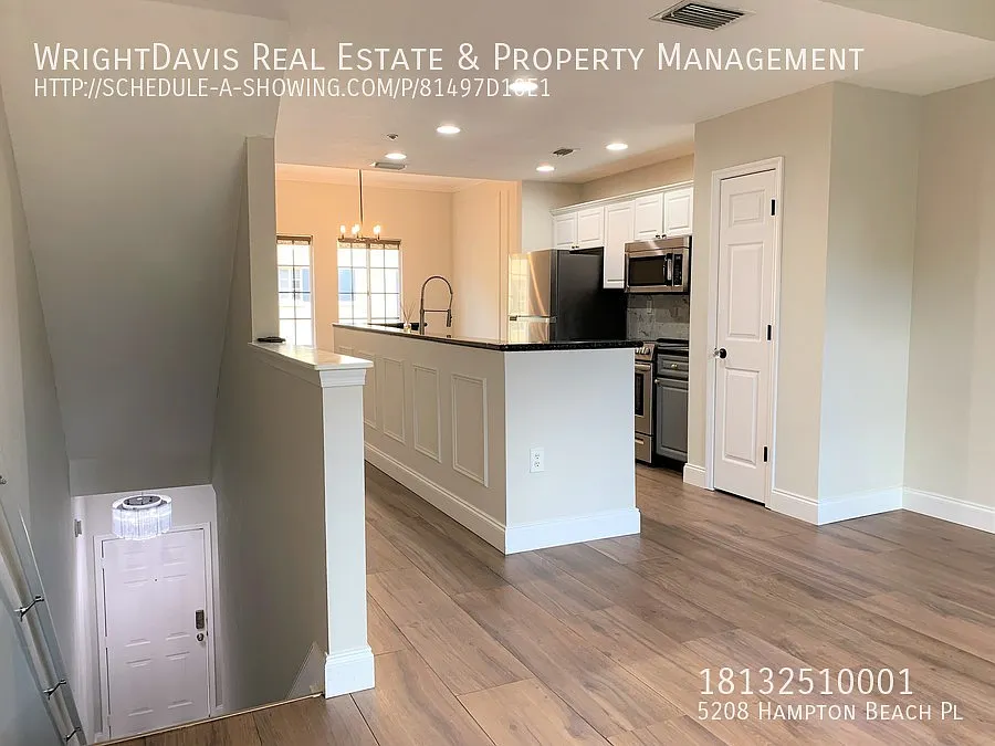 2/2 Cordoba at Beach Park Condominium in South Tampa. — Photo 3