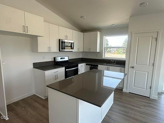 3rd image of 604 NE McGee Rd #156