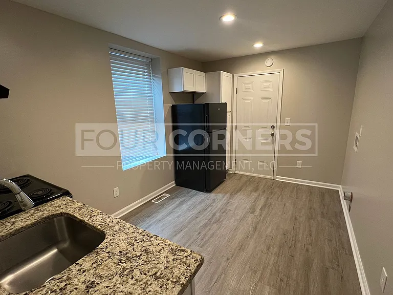 2026 N Cherry St #A — Photo 5