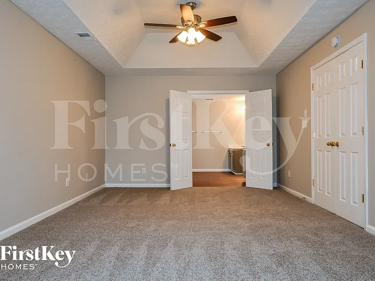 740 Winbrook Dr — Photo 7