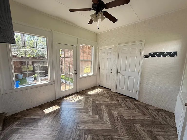 217 Cedar Dr — Photo 8