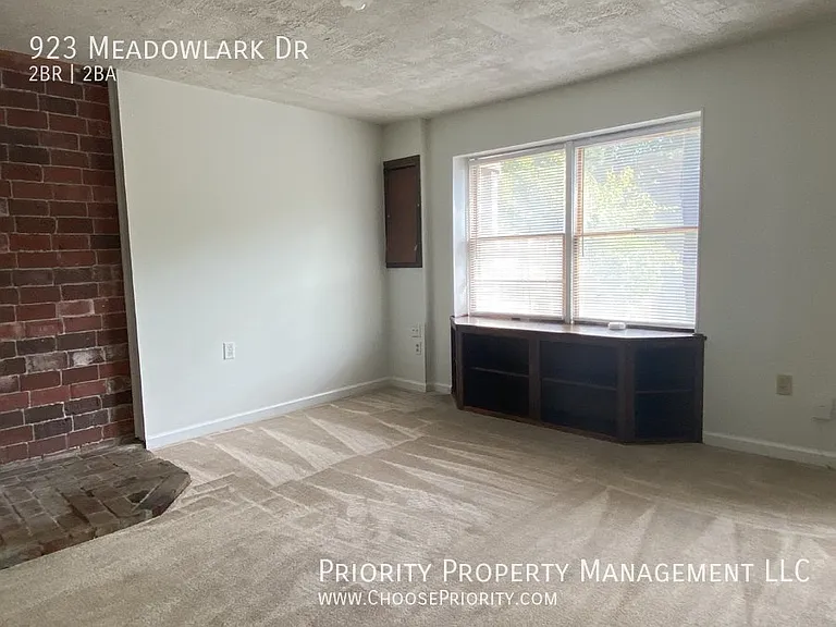 923 Meadowlark Dr — Photo 17
