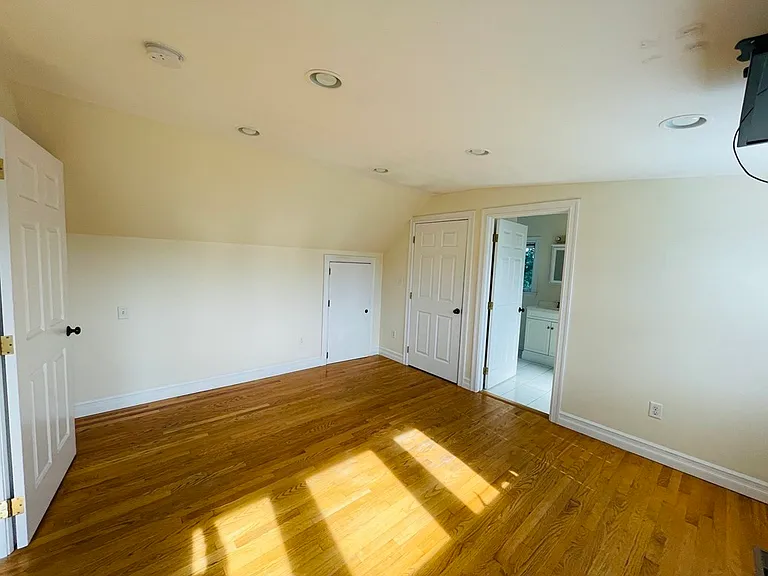 18 Richardson St #18 — Photo 13