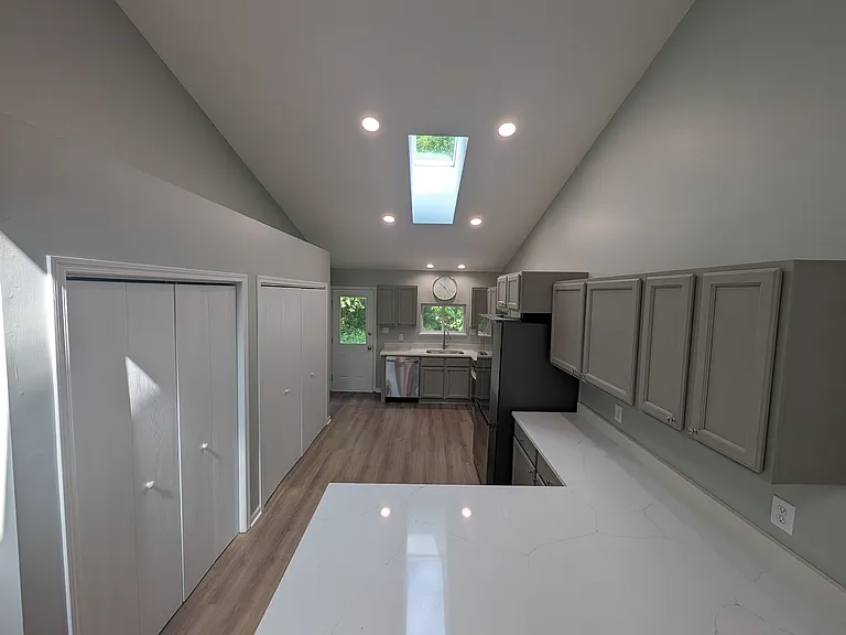 Cornell Ave — Photo 11