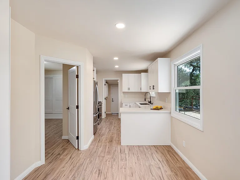 9342 Chalk Hill Rd — Photo 12