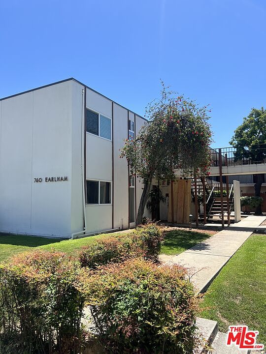 Building Photo 3