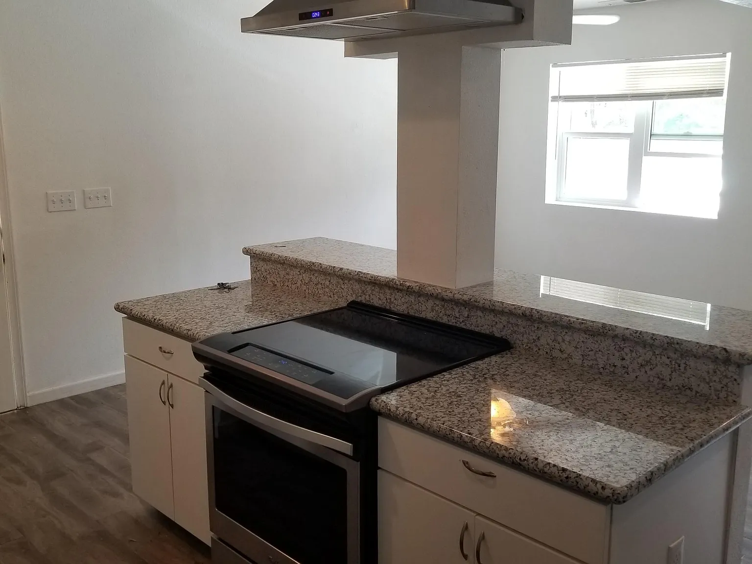 2 bed, $1,325 — Photo 2
