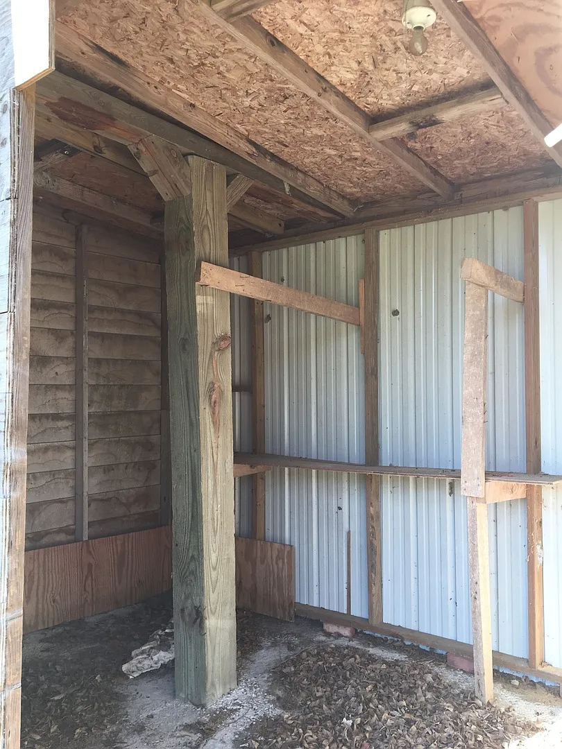 2 Bedroom 1 Bath Located of Fire Tower Road — Photo 3
