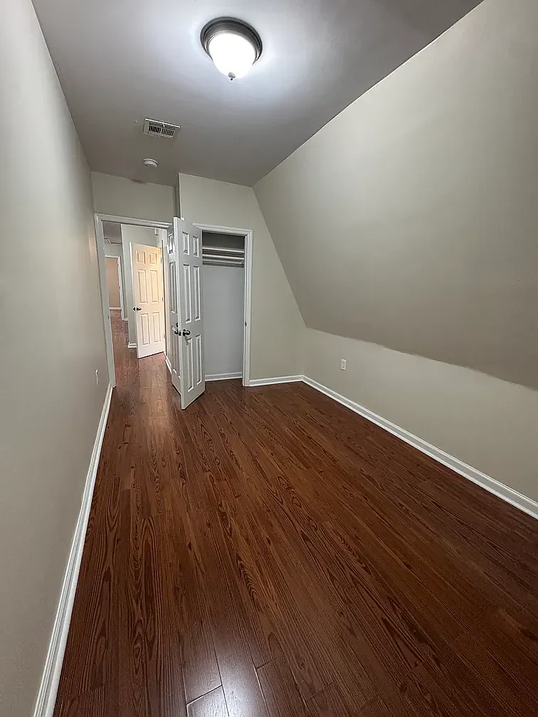 3 bed, $2,125 — Photo 4
