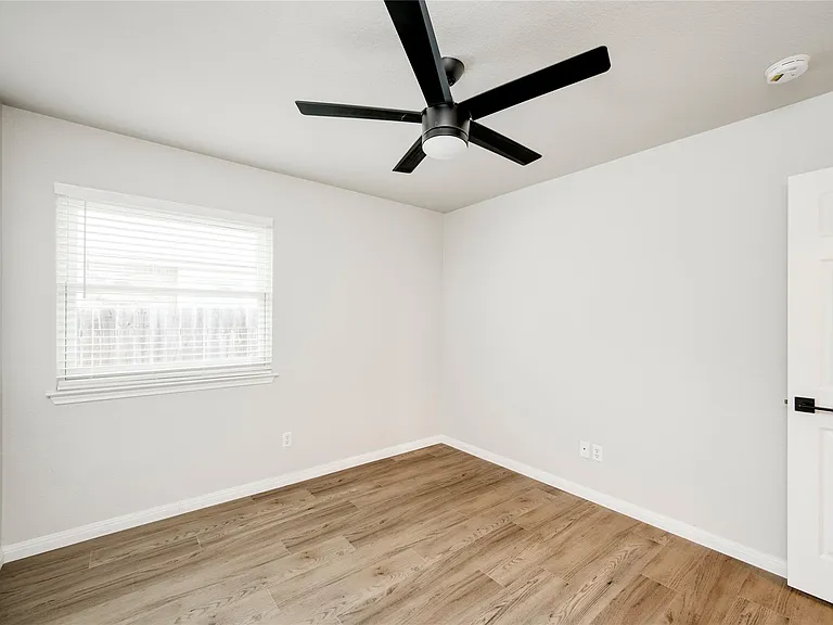 2401 Marshall Trl — Photo 23