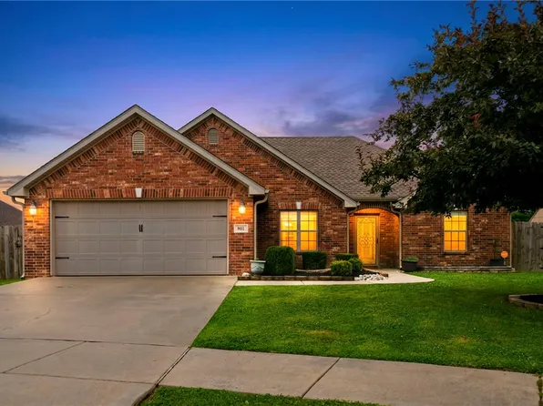 801 E Marietta Ct, Rogers, AR 72756