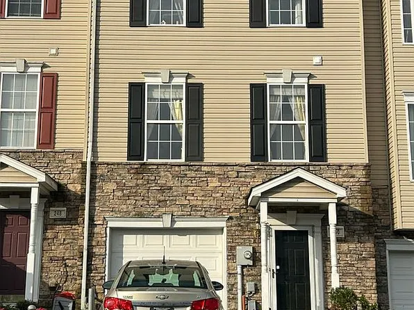 250 Bruaw Dr, York, PA 17406