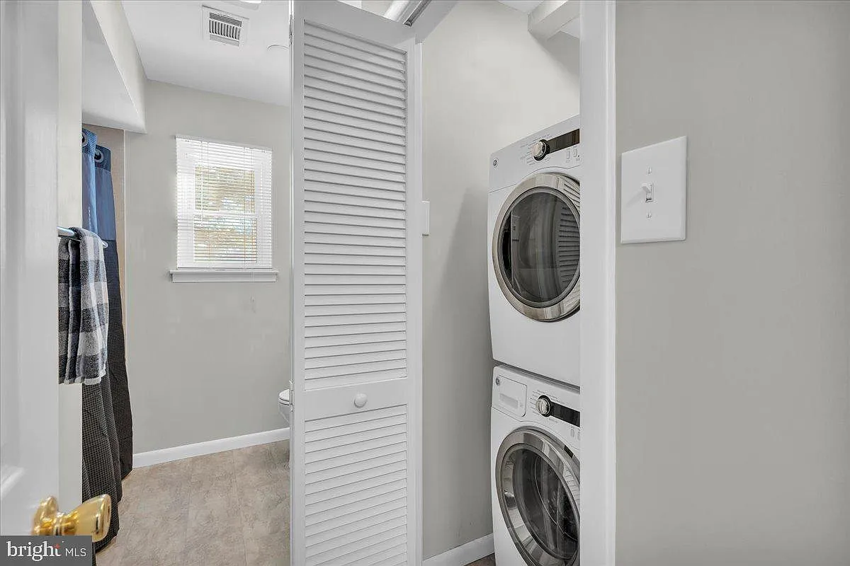 2 bed, 1.5 bath, 1120 sqft, $2,400 — Photo 4