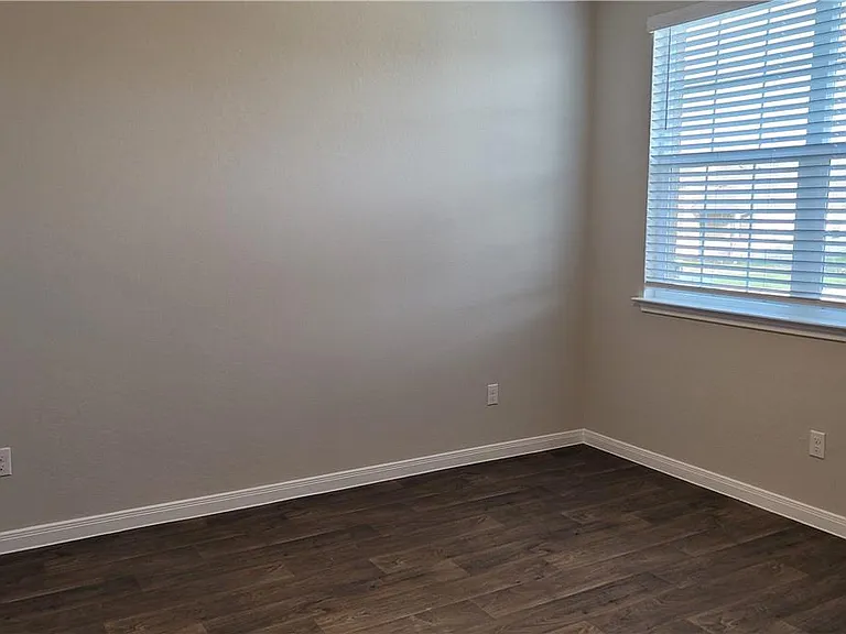 6406 Kildare Dr — Photo 4