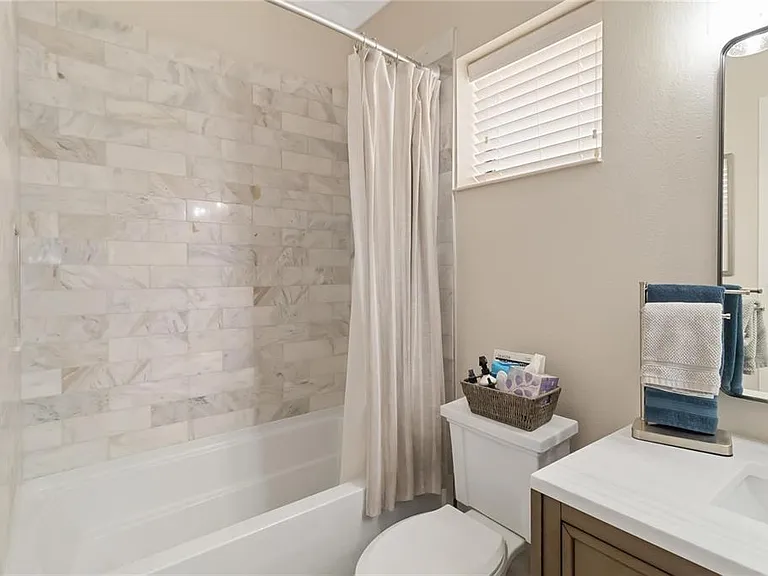 7242 Hamilton Rd — Photo 16