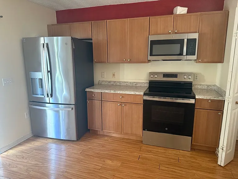 2065 Whispering Trails Blvd — Photo 11