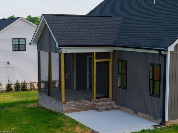 377 Lenalan Dr, Lexington, NC 27295