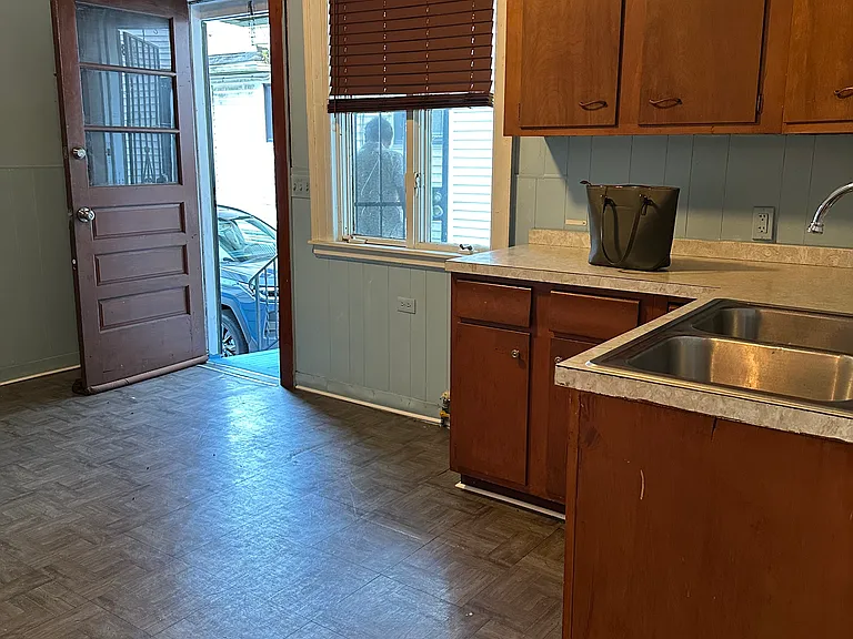 52 Andrews Ave #1 — Photo 6