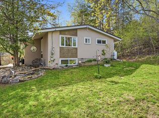 30 Stockdale Rd, Quinte West, ON K8V 5P6