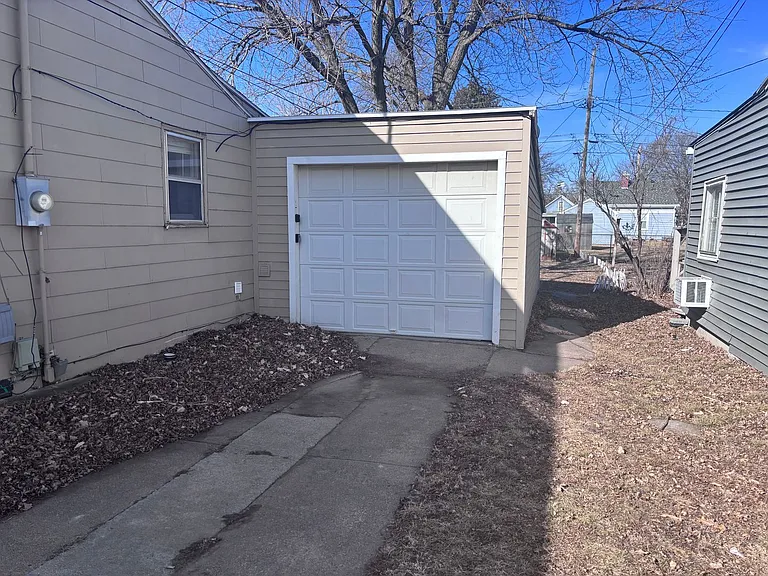 726 W Military Ave — Photo 11