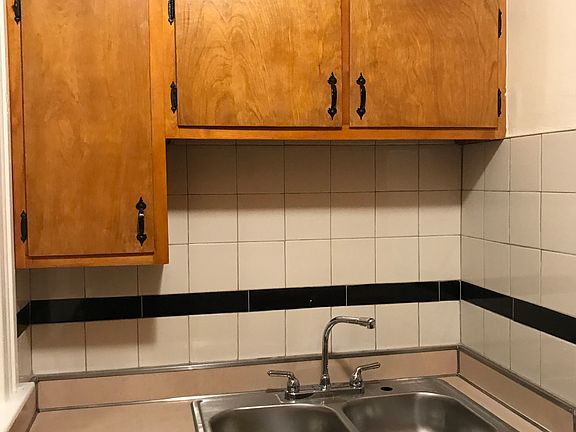 3rd image of 1110 Greenwood Ave