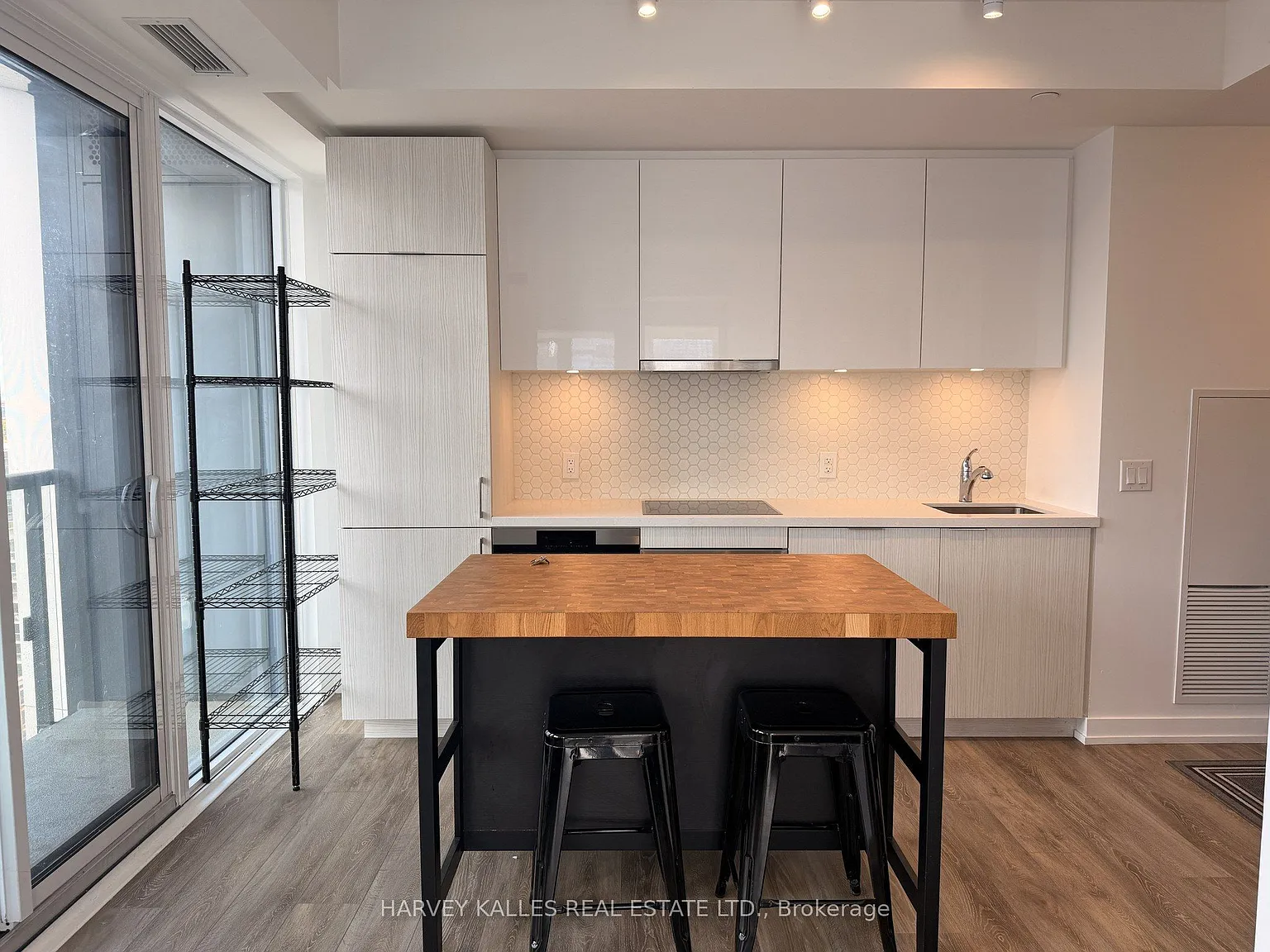 2 bed, $3,000 — Photo 2