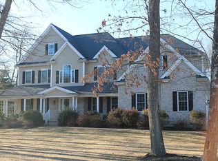35 October Dr, Franklin, MA 02038