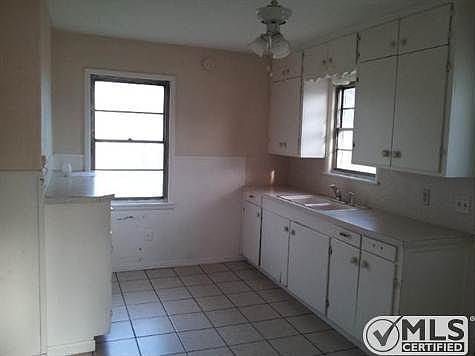 4th image of 826 Buccaneer Dr