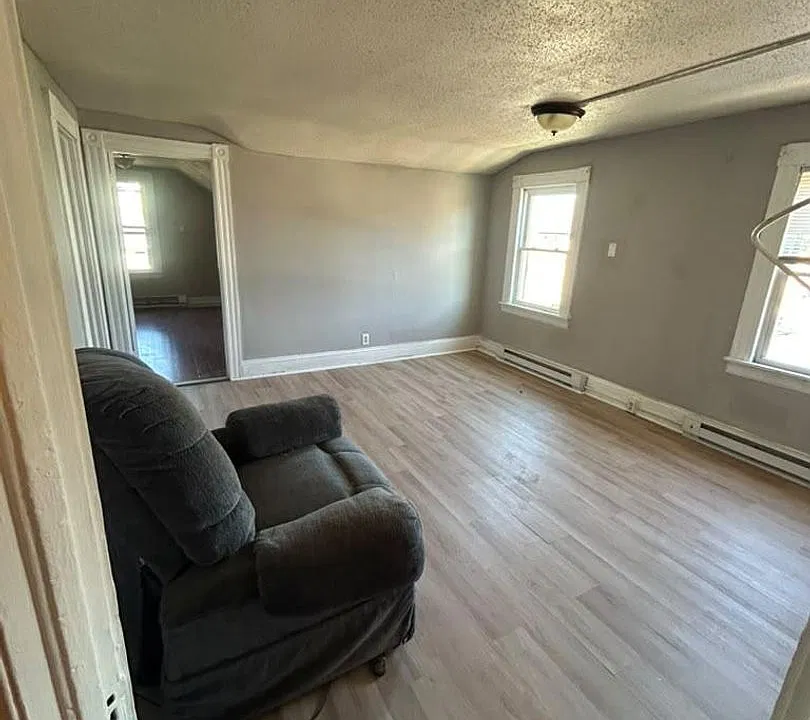 79 Newington Ave