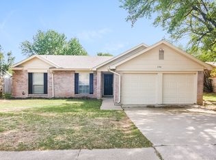 3702 Palomino Dr, Arlington, TX 76017