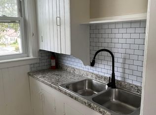 21 Norfolk Ave FLOOR 2, Pawtucket, RI 02861