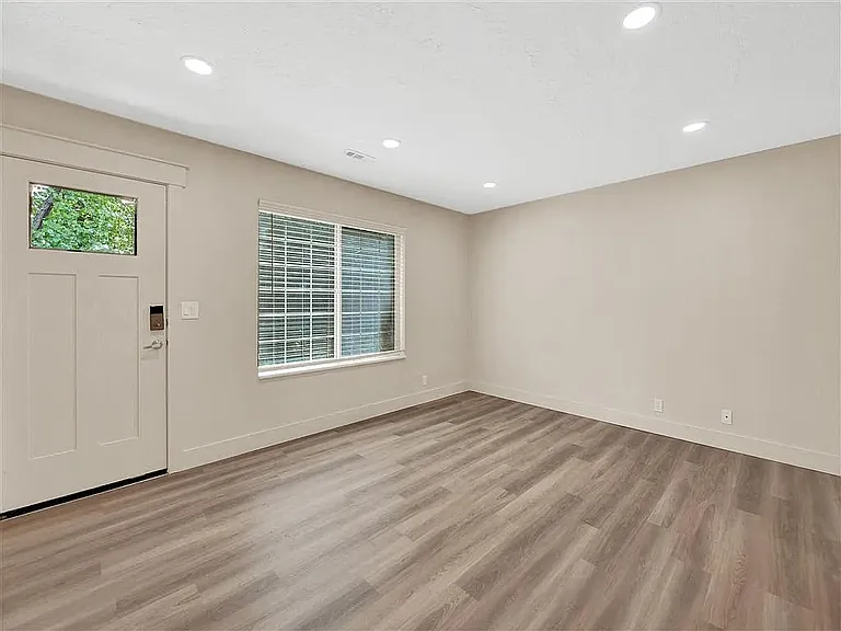 2162 E Mott Dr #6 — Photo 2